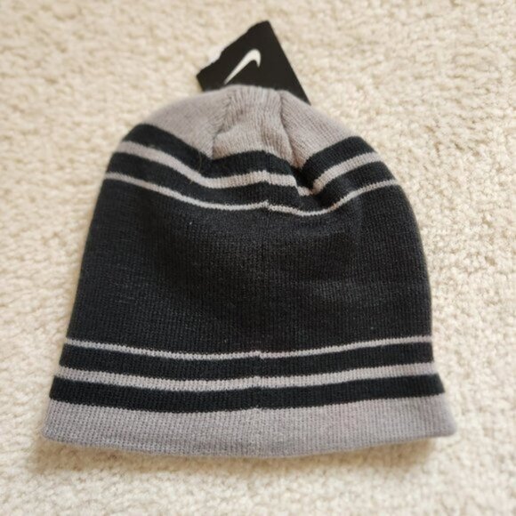 NWT! Nike Kids Knit Hat Size 8/20 - Picture 3 of 3